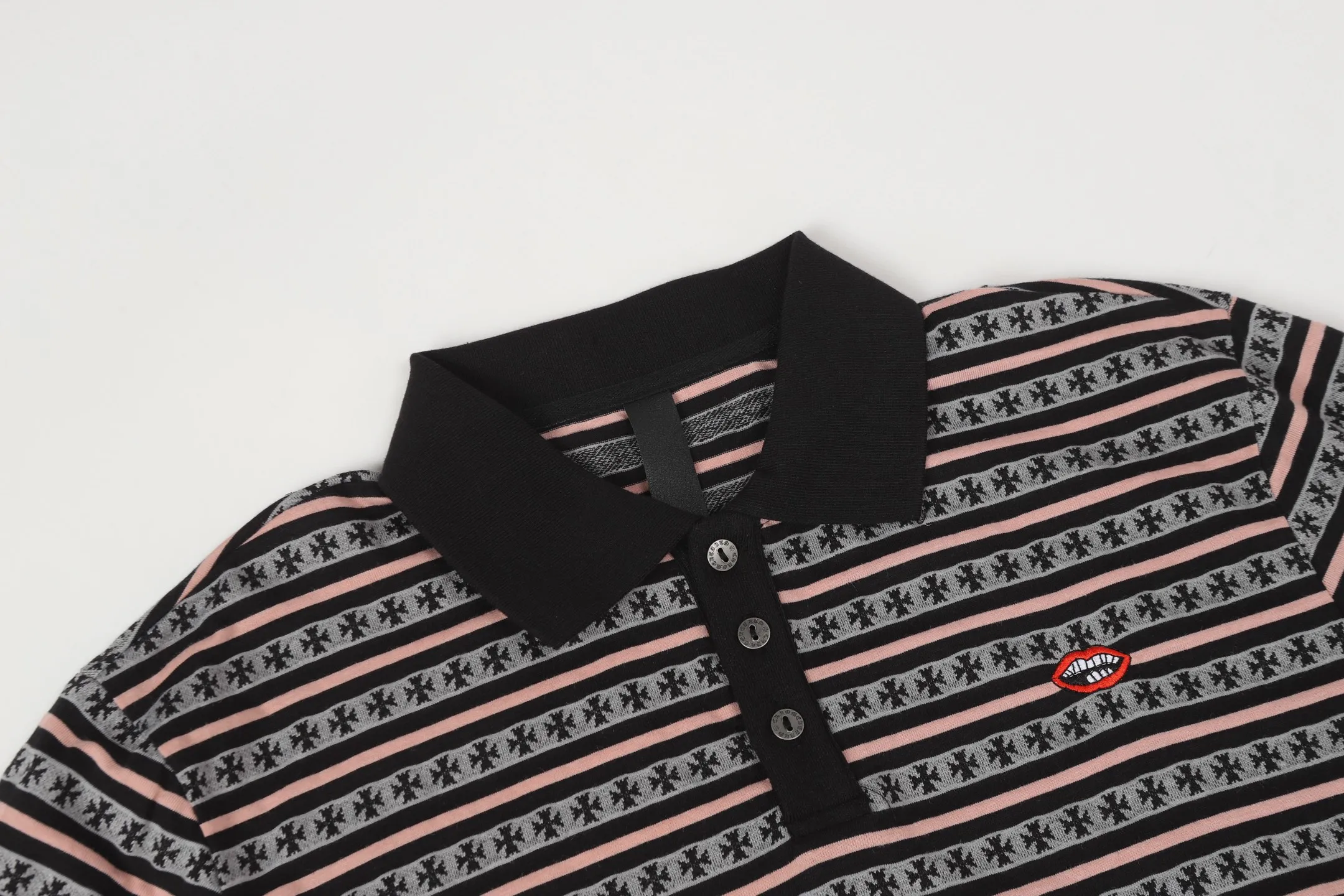 P190 -Chrome Hearts/Chrome Hearts 25ss season's most popular striped yarn-dyed long-sleeved T-shirt -High weight, high density and high quality. The wool is soft, delicate and skin-friendly. It feels soft and silky. It has excellent warmth and skin-friendly properties. -Customized weaving and dyeing, no color difference, no matter the fabric or workmanship details, beat the ordinary version on the market. -Colour: black, gray, blue, pink, green -Size: S M L XL
